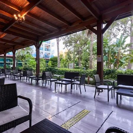 Hotel Maya World Side Side